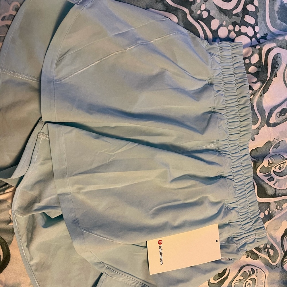 Lululemon track that shorts